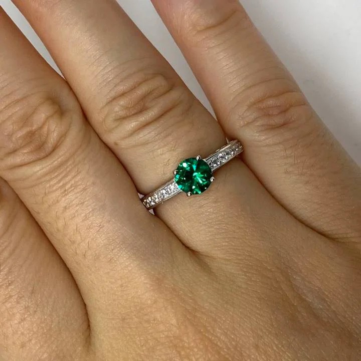 2 carat fake diamond ring