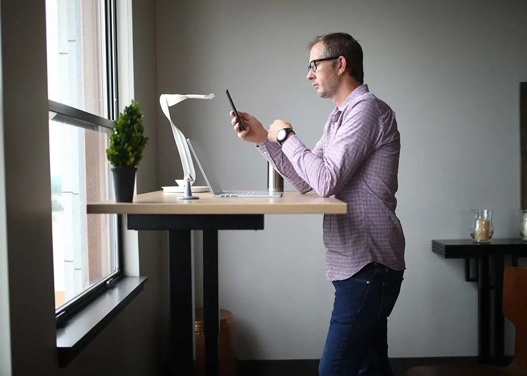 Improve Productivity at Work With a Standing Desk